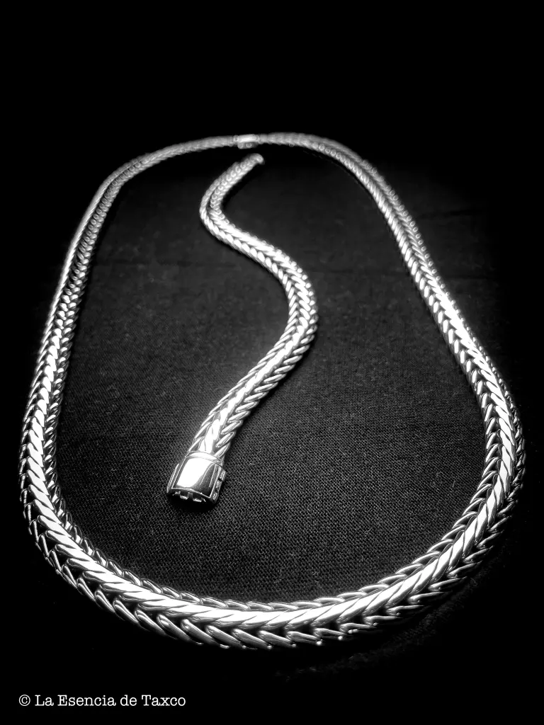 Collar Espiga Media Caña