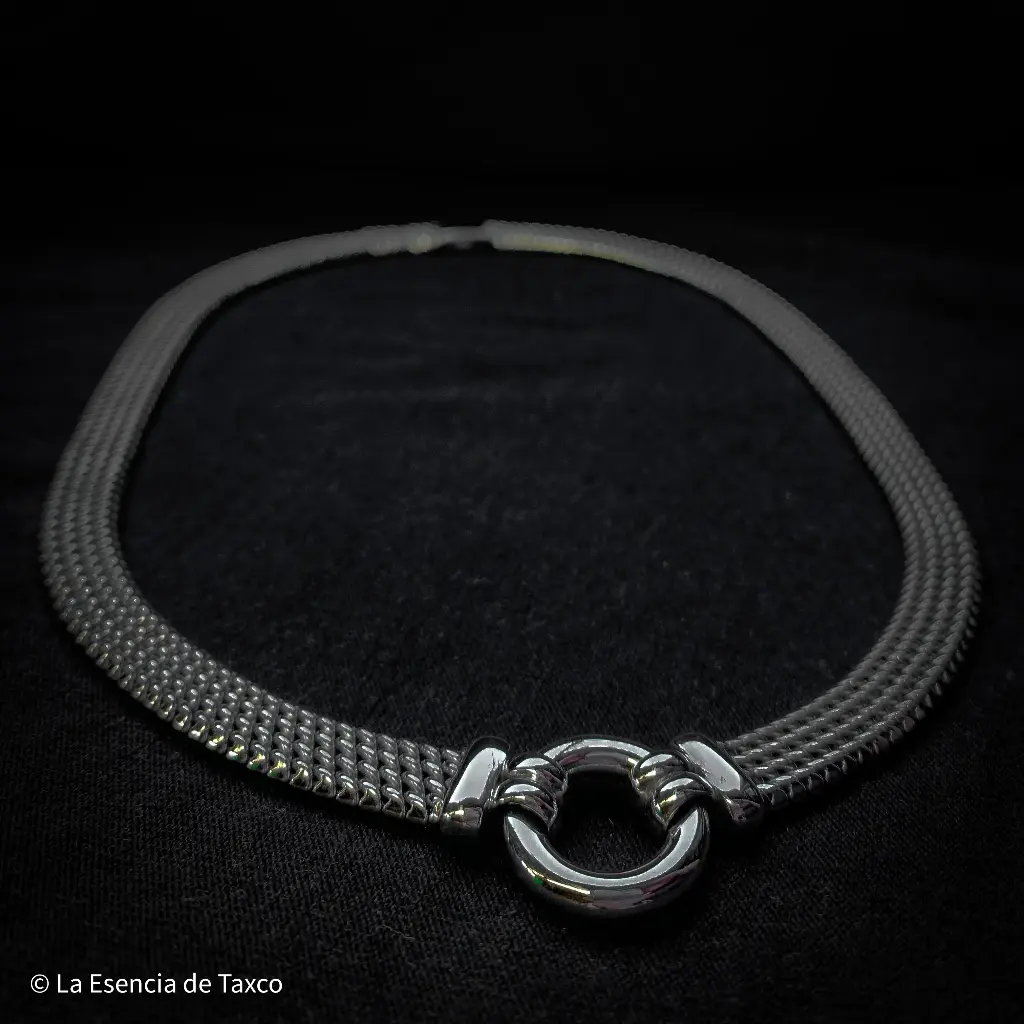 Collar Lunar